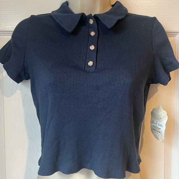 Altar’d State Navy Women’s Medium Collared Cropped Short Sleeve‎ Polo Shirt - Picture 4 of 9